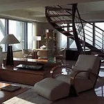 Otel Me And East Side, By Hyatt