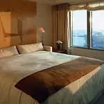 Me And East Side, By Hyatt Otel 2*