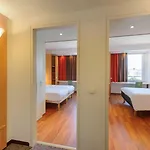 Otel Me And East Side, By Hyatt