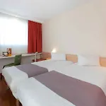 Отель Me And East Side, By Hyatt 2*
