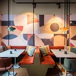 Me And East Side, By Hyatt Otel