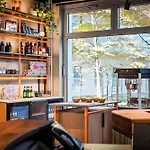 Me And East Side, By Hyatt 2*