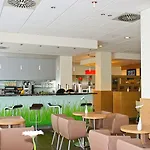 Me And East Side, By Hyatt Otel