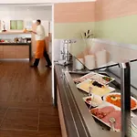 Otel Me And East Side, By Hyatt