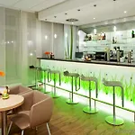 Me And East Side, By Hyatt Otel 2*