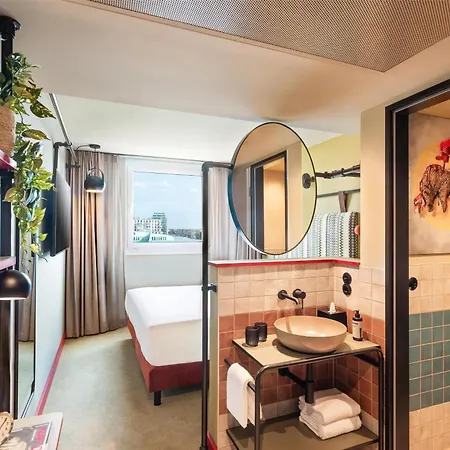 Me And East Side, By Hyatt Berlín