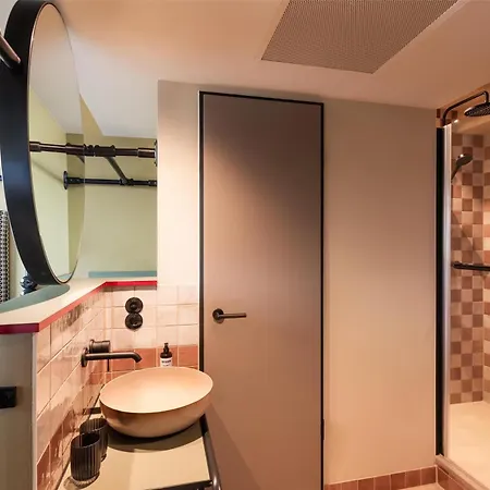 Me And East Side, By Hyatt 4* ברלין