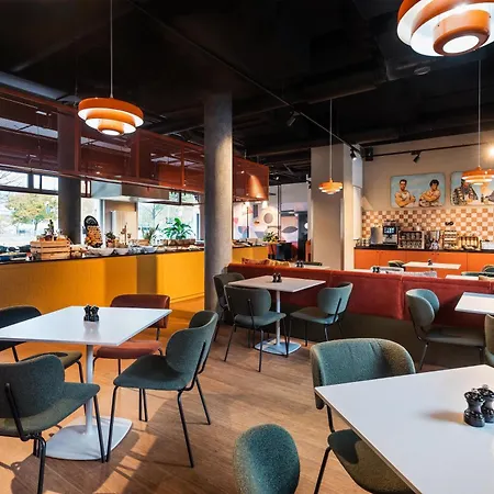 Me And East Side, By Hyatt Hotel 4*