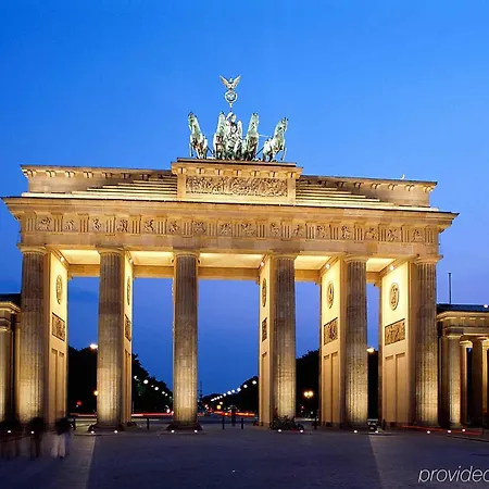 Me And East Side, By Hyatt 4*