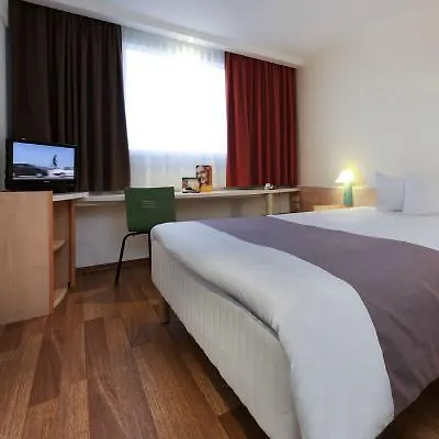 Me And East Side, By Hyatt מלון