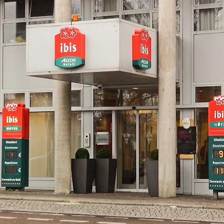 Me And East Side, By Hyatt 4*