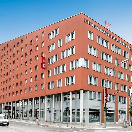 Hotel Me And East Side, By Hyatt Berlin