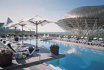 فندق Me And East Side, By Hyatt