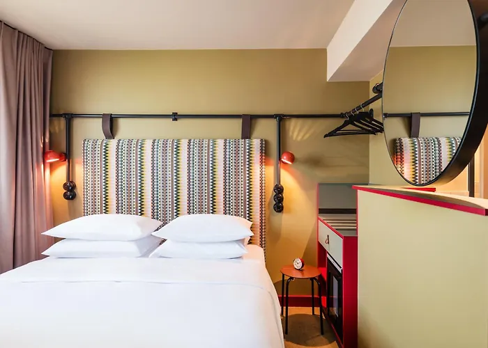 Hotel Me And East Side, By Hyatt 4*