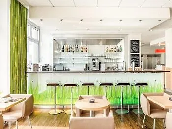 Hotel Me And East Side, By Hyatt Berlin