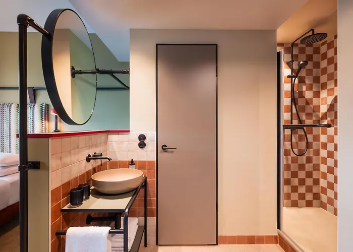 Hotel Me And East Side, By Hyatt