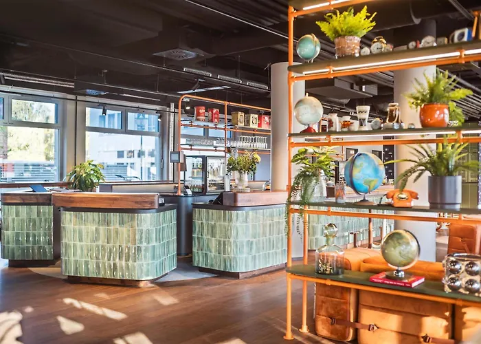 Me And East Side, By Hyatt 4*