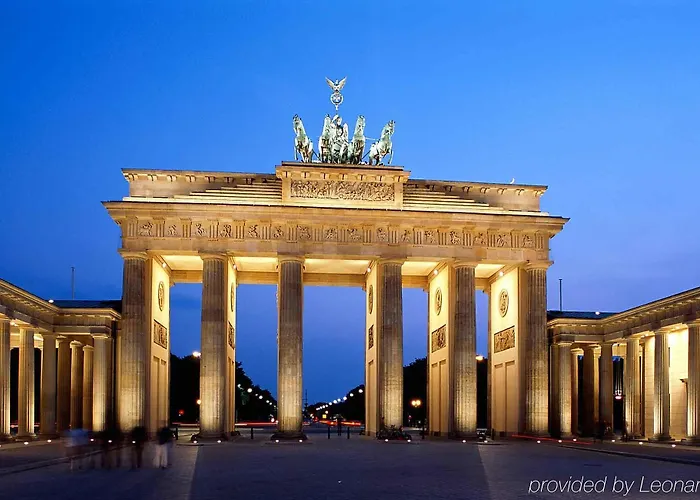 Me And East Side, By Hyatt 4*