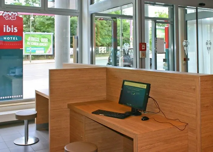 Me And East Side, By Hyatt Hotel 4*