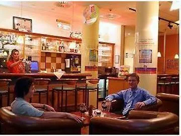 Me And East Side, By Hyatt 4*