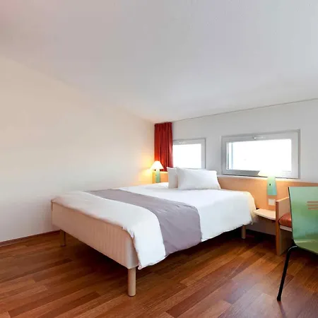 Me And East Side, By Hyatt 4*