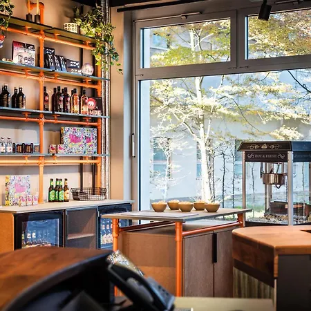 Me And East Side, By Hyatt 4*