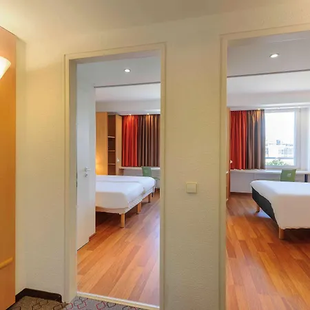 Hotel Me And East Side, By Hyatt