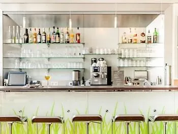 Me And East Side, By Hyatt Hotel